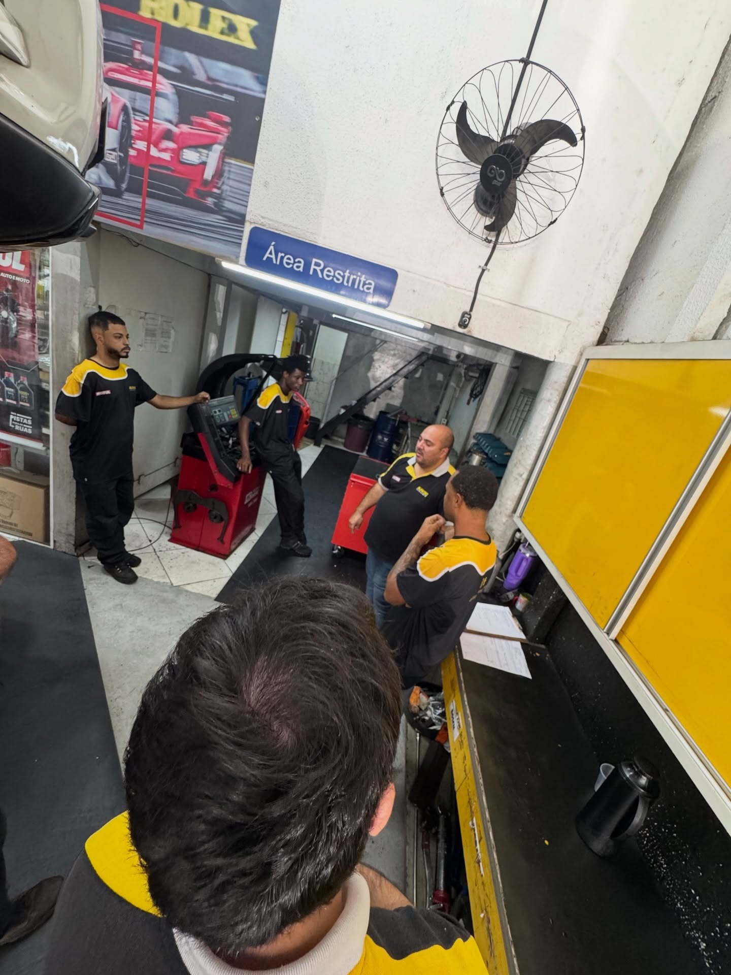 Equipe Alfatec Car Service em ação na oficina
